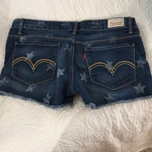 Levi’s shorty short, Jean short- 27 waist